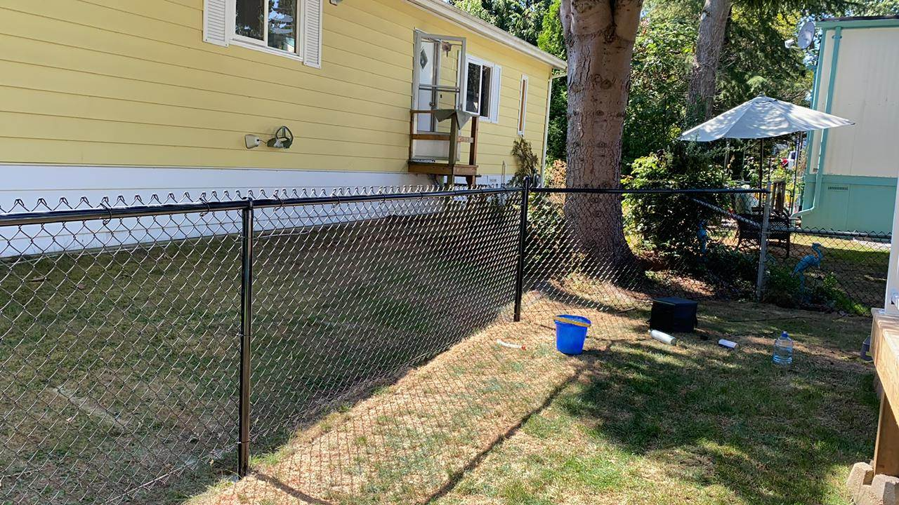 fence-installation-services-surrey-vancouver-lowermainland-bc-42.webp