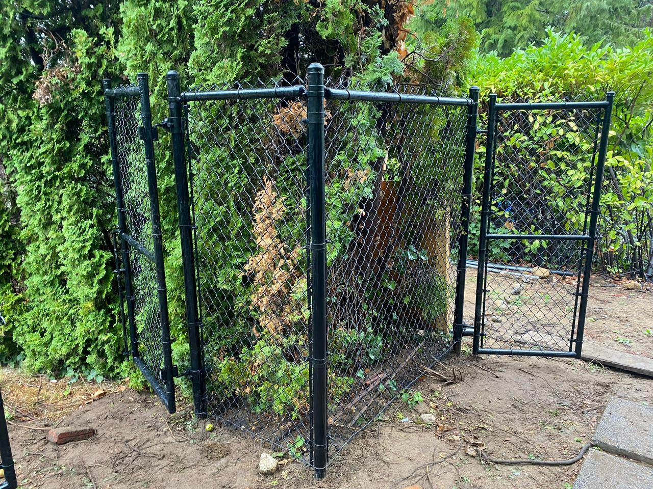 fence-installation-services-surrey-vancouver-lowermainland-bc-44.webp