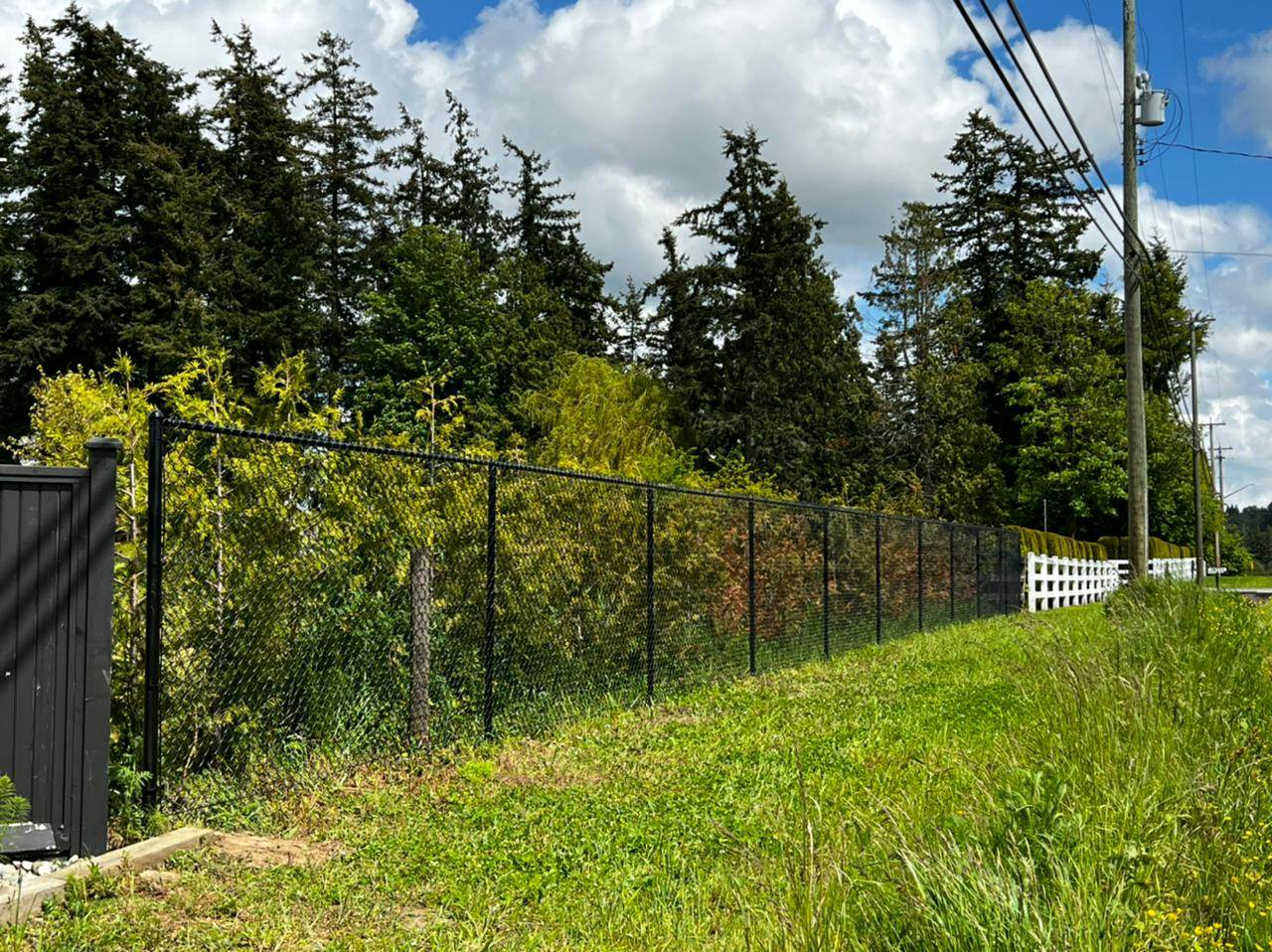 fence-installation-services-surrey-vancouver-lowermainland-bc-75.webp