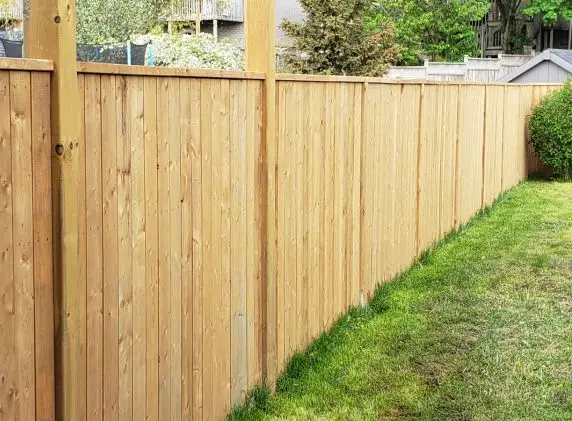 Hiring a licensed fence contractorage
