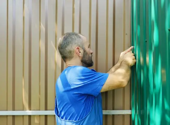 installing a custom fence